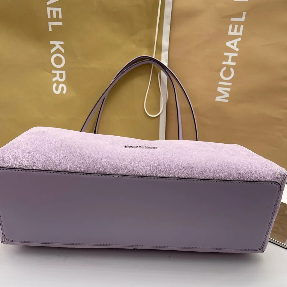 MICHAEL KORS Christina Lg Suede Triple Gasset Shoulder Tote Bg
Light Quartz 
NWT - Picture 9 of 16